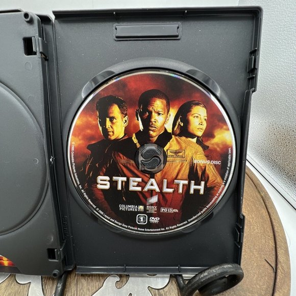 Stealth (DVD, 2005, 2-Disc Set, Full Frame) - Picture 4 of 6